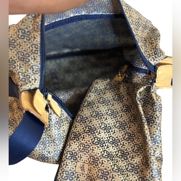 Piero Guidi Unisex Crossbody Bag - Picture 14 of 15